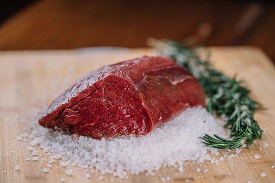 SHARK - Steakhouse & Wine Lounge